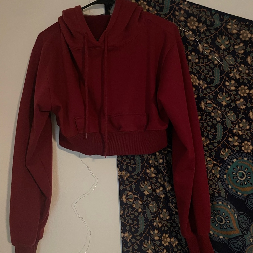 Fashion Nova crop sweater, size S